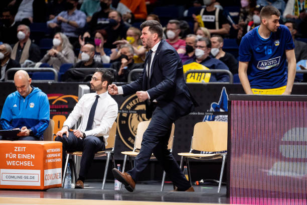 出了不少努 出了不少努