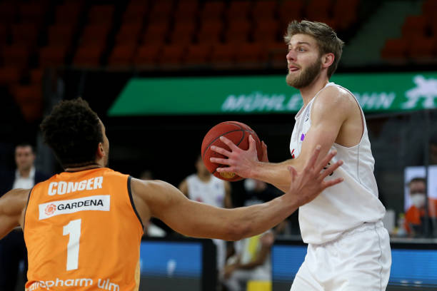 在篮球界 在篮球界